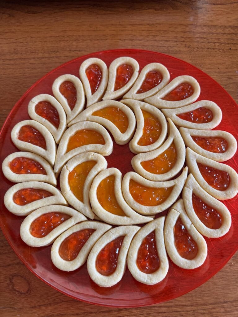 Complete spiral cookie decoration using spiral cookie cutter set sold on Donlon Duo