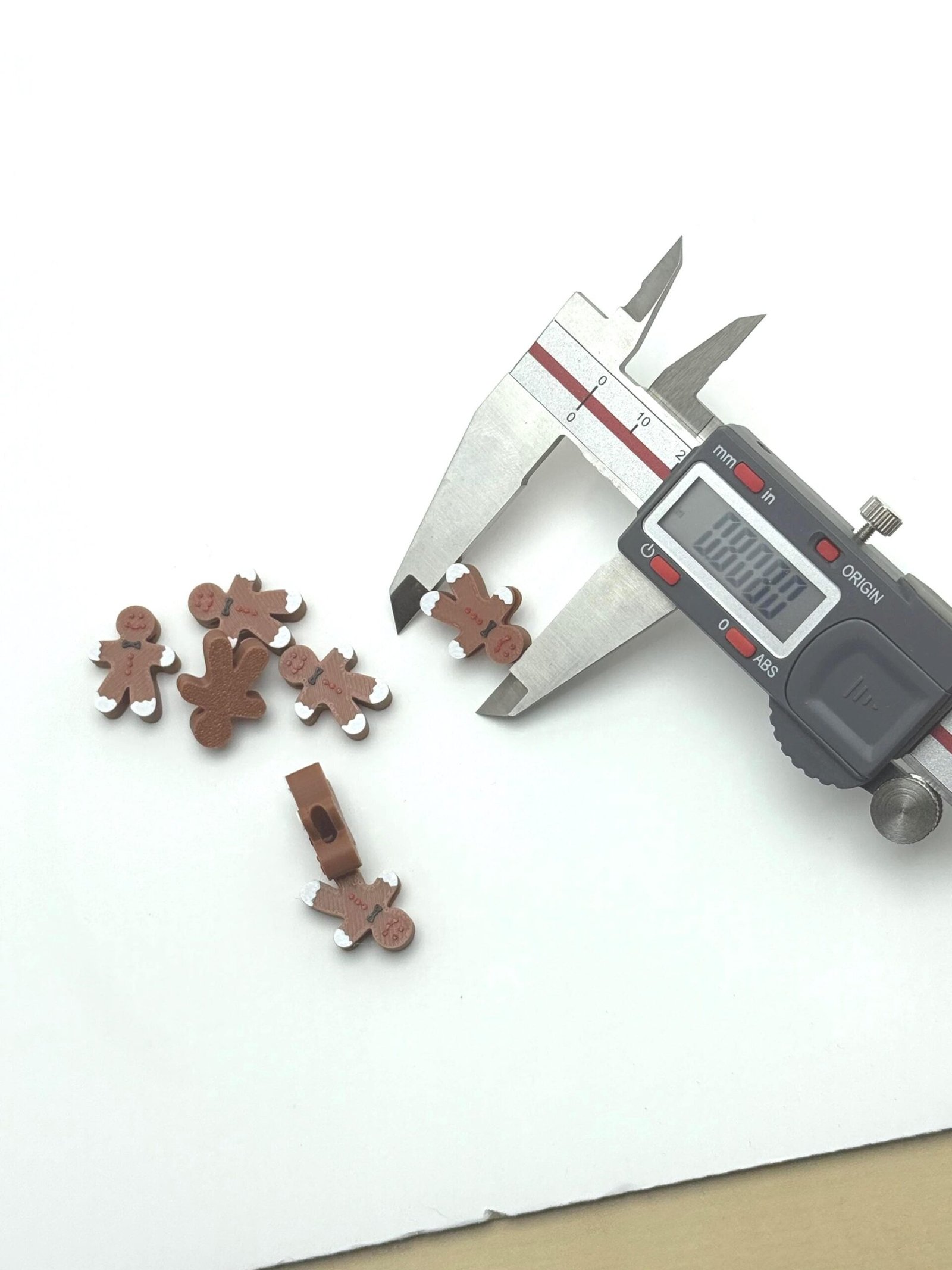 50pcs - Colorful Gingerbread Man - necklace and Bracelet Beads - Kids Crafts - Image 5