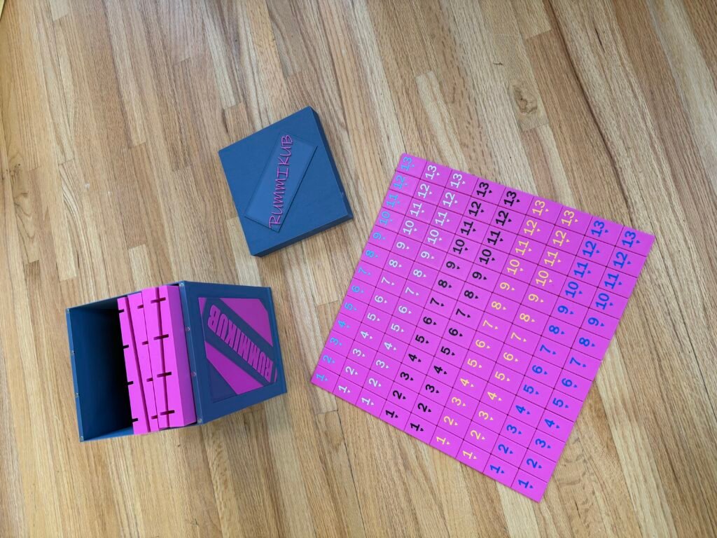 Rummikub set, magenta.